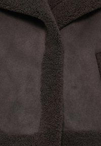 Vero Moda HARPER - Giacca in similpelle - chocolate torte