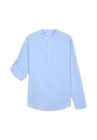Camicia azzurra chiara a maniche lunghe con colletto rotondo, dotata di una patta con bottoni sul davanti e maniche arrotolate, realizzata in un tessuto liscio.