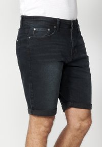 Koroshi BERMUDA COWBOY STRECTH REGULAR FIT - Džinsa auduma šorti - azul osc  dark blue
