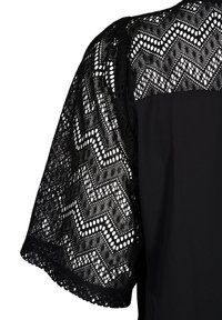 Zizzi MIT KURZEN ÄRMELN - Blúzka - black