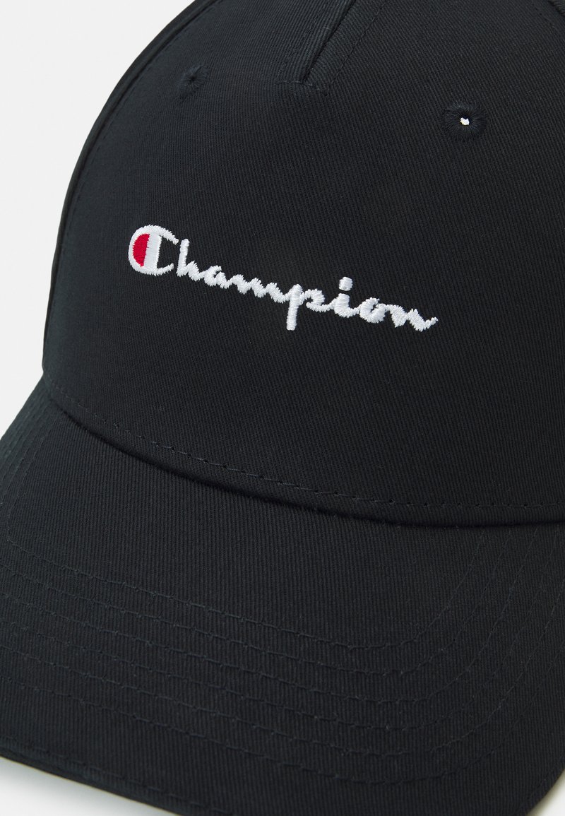 adidas Originals - Casquette de baseball avec logo trèfle ton sur ton - Kaki clair | ASOS