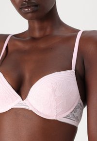 Tommy Hilfiger Modrček s kostjo - pearly pink