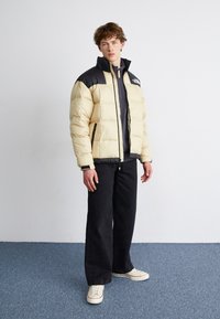 The North Face M LHOTSE JACKET - EU - Daunenjacke - gravel