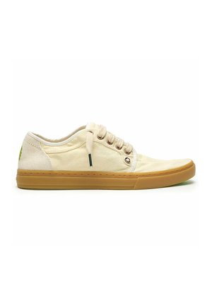 Zapatillas - pampaswhite