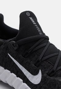 Nike Performance Hardloopschoenen voor op de weg - black