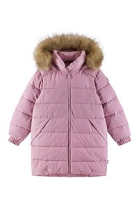 Giacca imbottita rosa con cappuccio foderato in pelliccia sintetica, tasche laterali, polsini a costine e cuciture orizzontali. Chiusura con zip davanti.