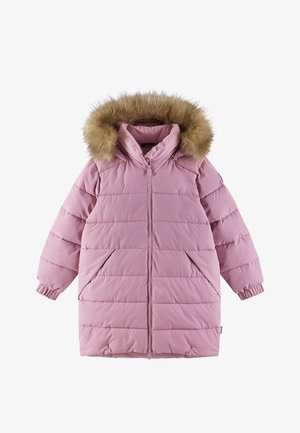 Roze gewatteerde jas met een nepbont gevoerde capuchon, zijzakken, ribgebreide mouwen en horizontale stiksels. Rits aan de voorkant.