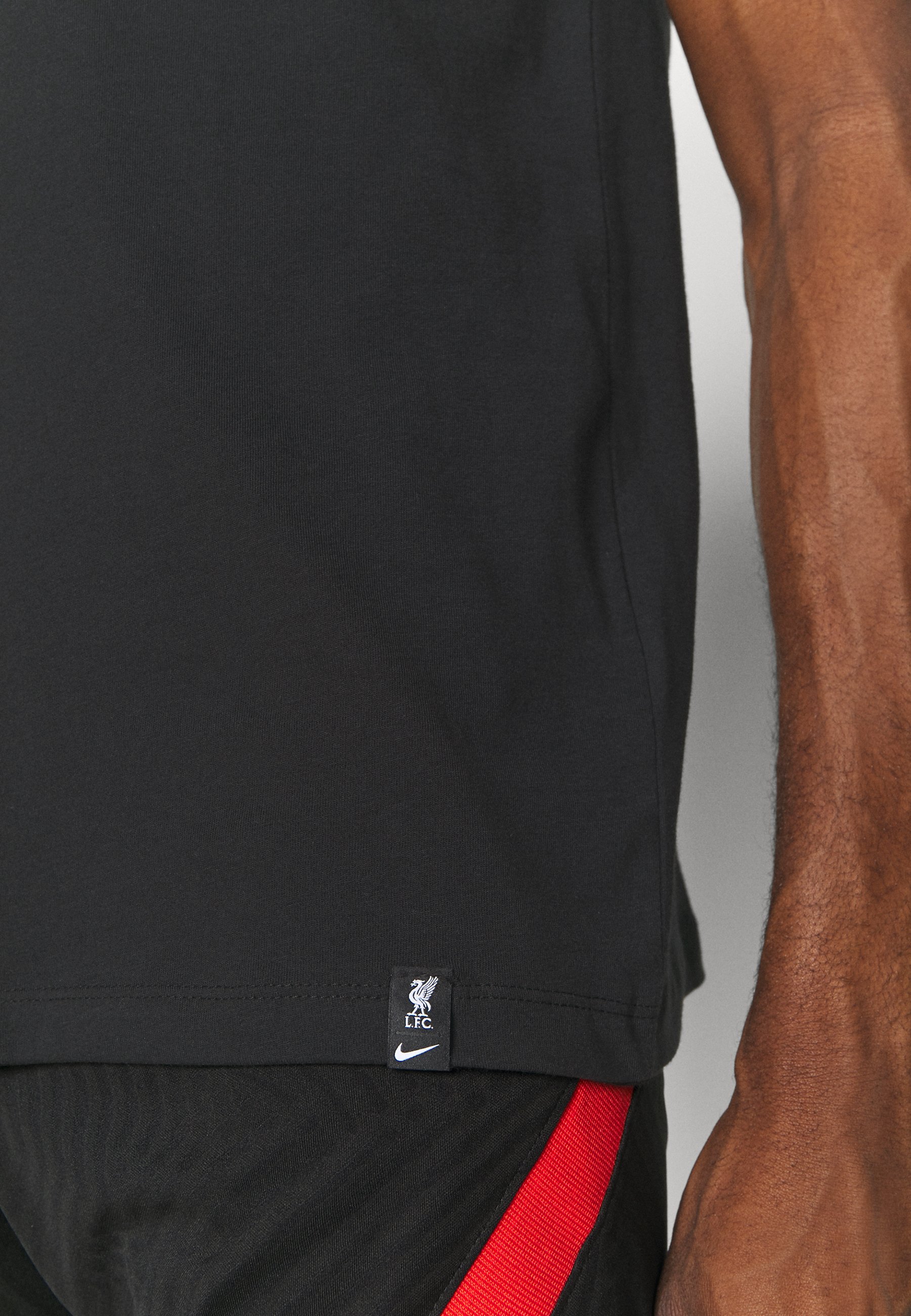 Uomo LIVERPOOL FC CLUB TEE - Squadra Uomo LIVERPOOL FC CLUB TEE - Squadra
