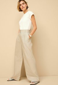 Next SMART WIDE LEG - Auduma bikses - stone
