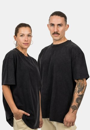 Tricou basic - black vintage