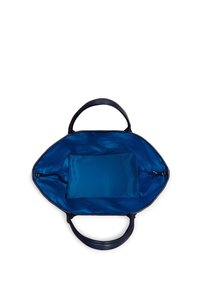 Námornícky modrá kožená taška s dvoma uchami; vnútro obsahuje hladkú, jasne modrú podšívku a strednú zipsovú kapsu.