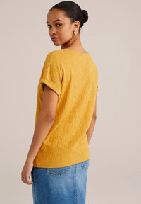 WE Fashion Apdrukāts T-krekls - mustard yellow