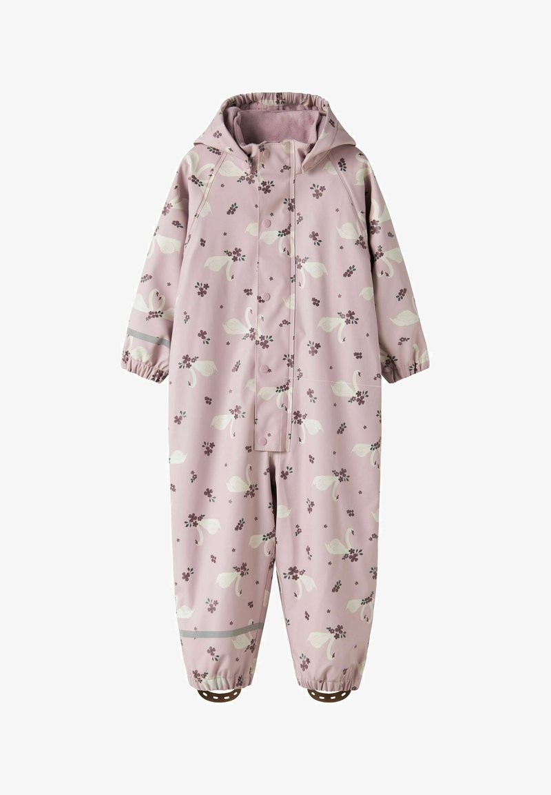 Rosa vanntett overall med blomster- og svanemønster, elastiske mansjetter og hette. Har trykknapplukking og refleksdetaljer på bena.
