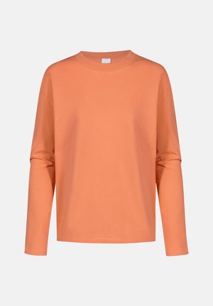 Langärmliges T-Shirt aus korallenorangener Baumwolle mit Rundhalsausschnitt, lockerer Passform und glatter Textur. Keine sichtbaren Logos oder Muster.