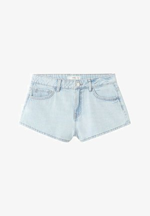 Lichtblauwe denim damesshorts met ceintuurlussen, knoopsluiting aan de voorkant, ritssluiting en voorzakken en een muntenzakje, afgebeeld op een witte achtergrond.