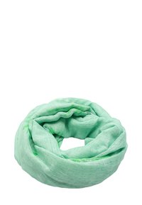 Jasnozielony szalik w kształcie nieskończoności wykonany z miękkiego, fakturowanego materiału, z delikatnymi pasmami ciemniejszej zieleni, tworzącymi warstwowy wygląd.