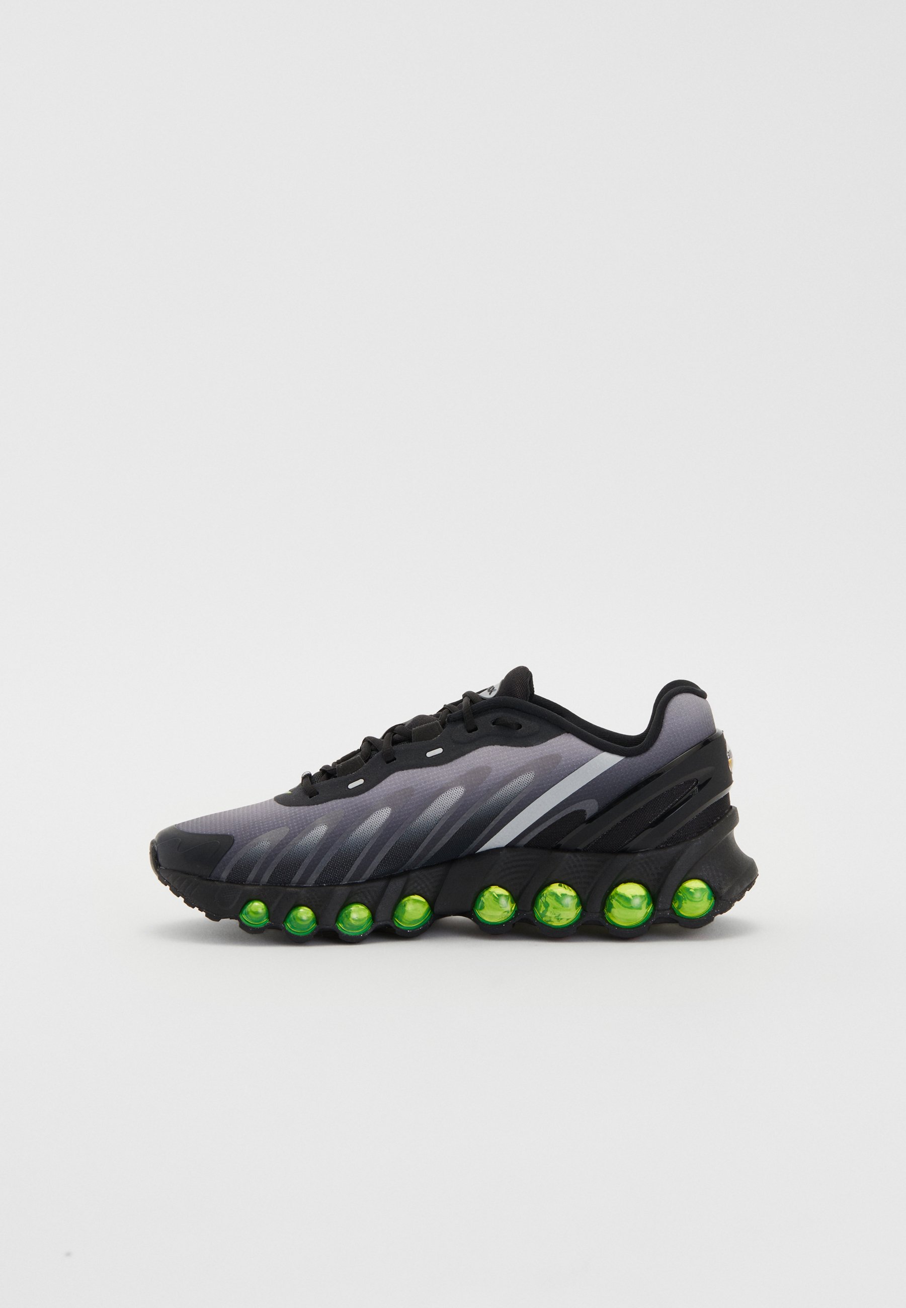 Nike Sportswear AIR MAX DN8 - Sneakers low - black/volt
