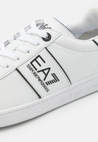 EA7 Emporio Armani CLASSIC UNISEX - Tenisky - white/black