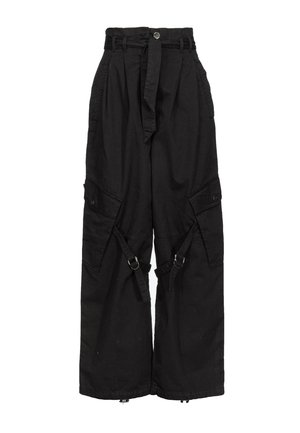 Pantalons cargos noirs en tissu durable. Ils présentent une taille haute, une coupe ample, plusieurs poches et des sangles ajustables pour un ajustement personnalisé.