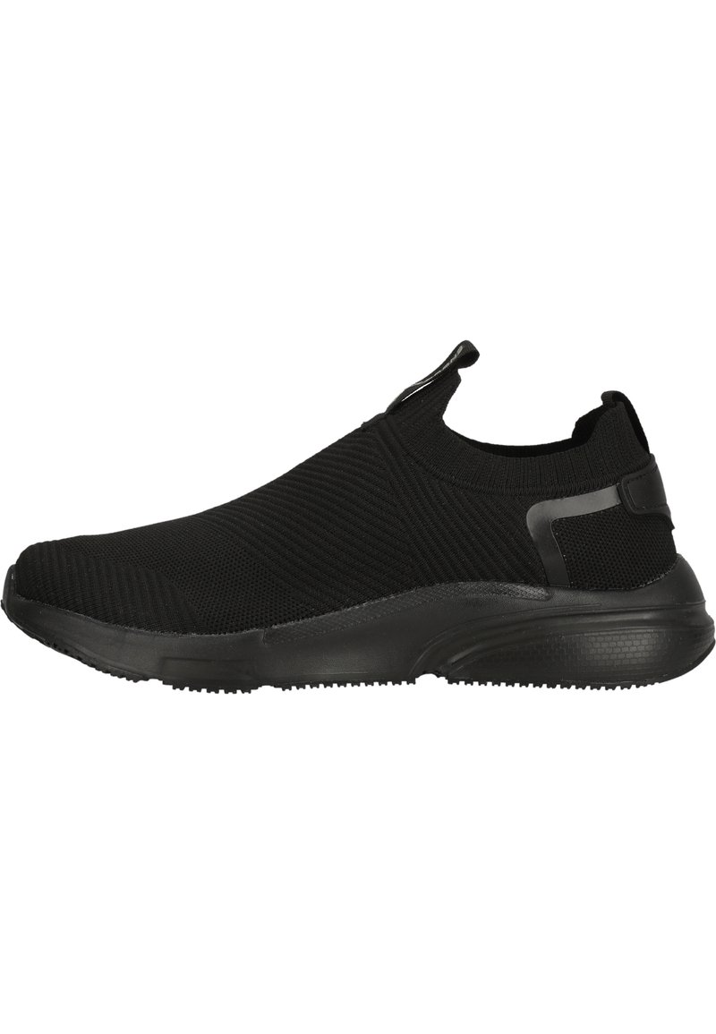 Schwarze Slipper aus strukturiertem Strickmaterial, mit einer Gummisohle und einer Zugschlaufe an der Rückseite für einfaches Anziehen.