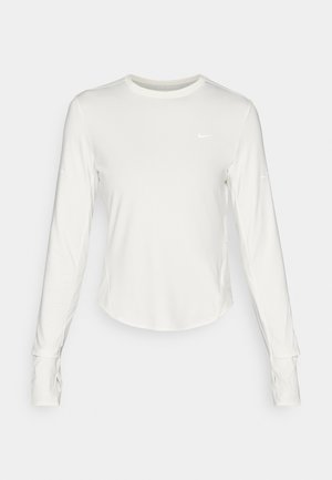 Camisola atlética de mangas longas brancas, feita de um material liso e leve. Apresenta um decote redondo e um logótipo da Nike no peito.