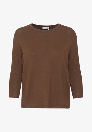 Brun strikket sweater med rund halsudskæring, trekvartærmer og en afslappet pasform. Lavet af blødt materiale med en subtil tekstur.