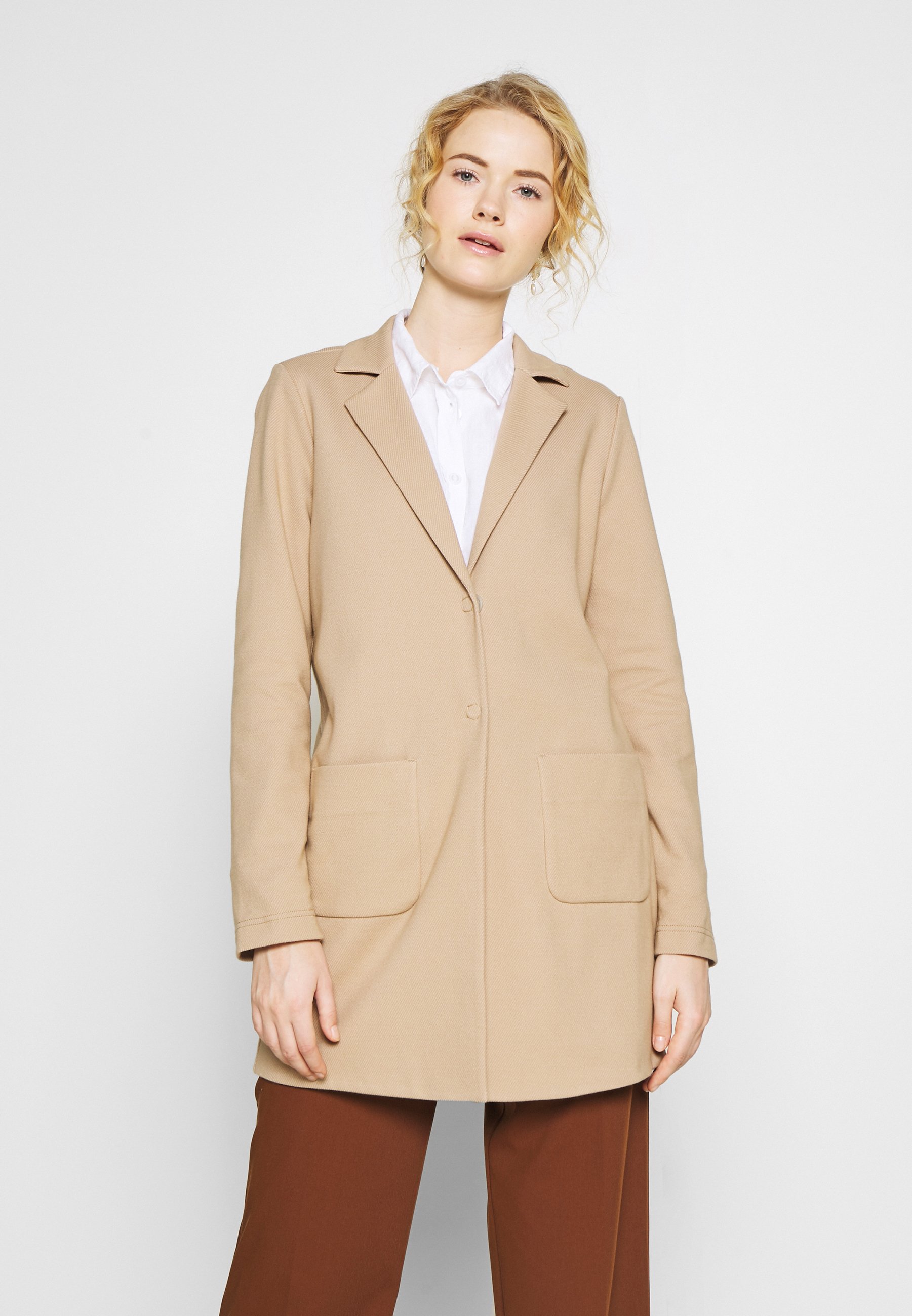Opus HELEN STRUCTURE Kort kåpe frakk beige Zalando.no Opus HALINI SPECIAL - Kort kåpe / frakk - soft ginger