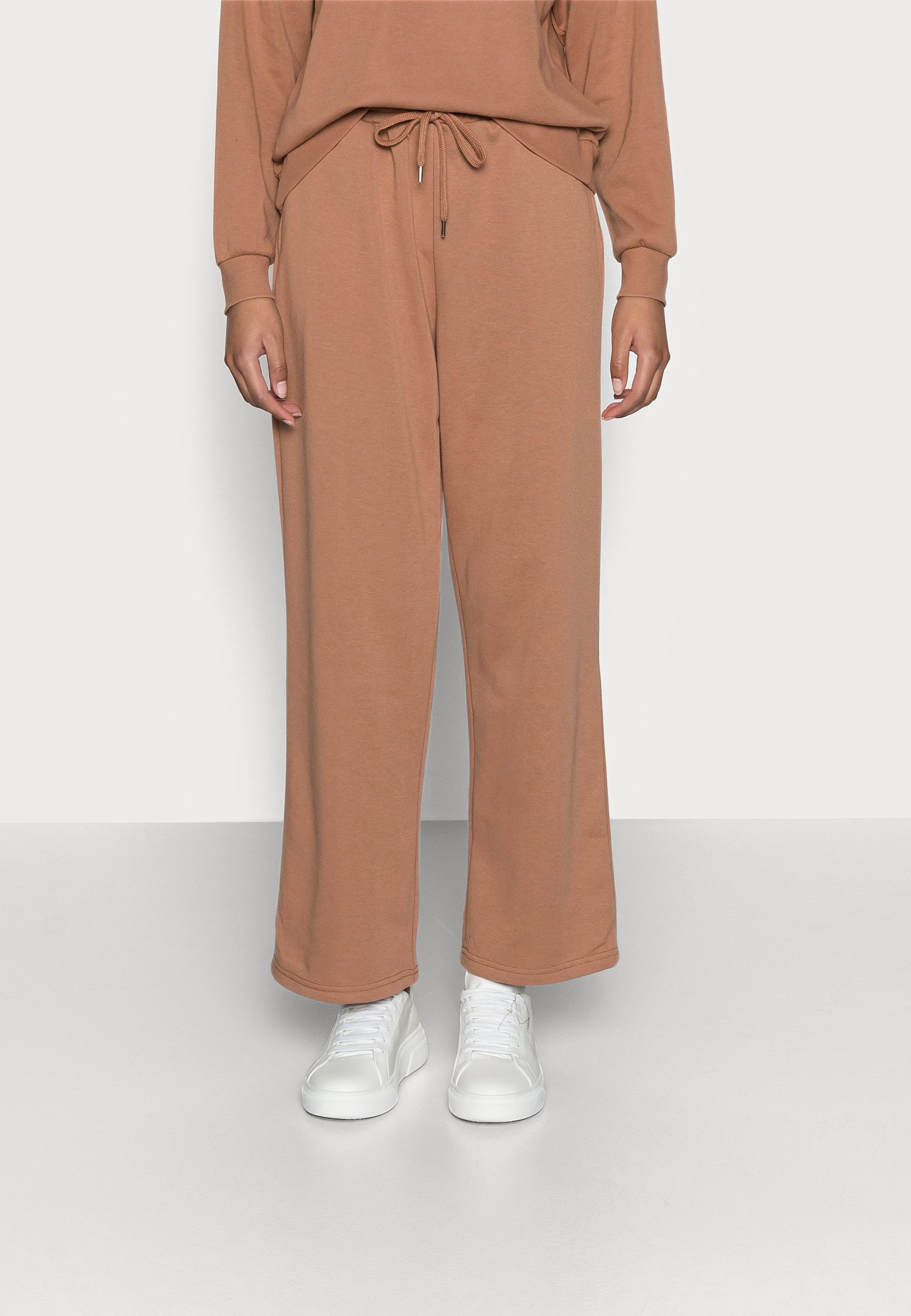 Women VMNATALIA WIDE SET - Zip-up sweatshirt Women VMNATALIA WIDE SET - Zip-up sweatshirt