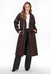 DreiMaster Trenssi - coffee brown
