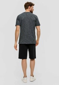 s.Oliver HENLEYAUSSCHNITT - T-shirt basic - schwarz