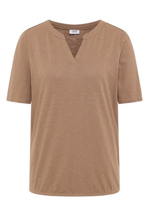 Camicia casual a maniche corte di colore marrone chiaro con scollatura rotonda e piccolo taglio a V davanti, realizzata in tessuto morbido.