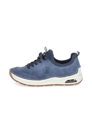 Zapatilla de cuero azul con cordones negros, suela blanca gruesa con cojín de aire visible y logotipo redondo de marca en el panel lateral.