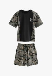 Nevybrané, black tie dye