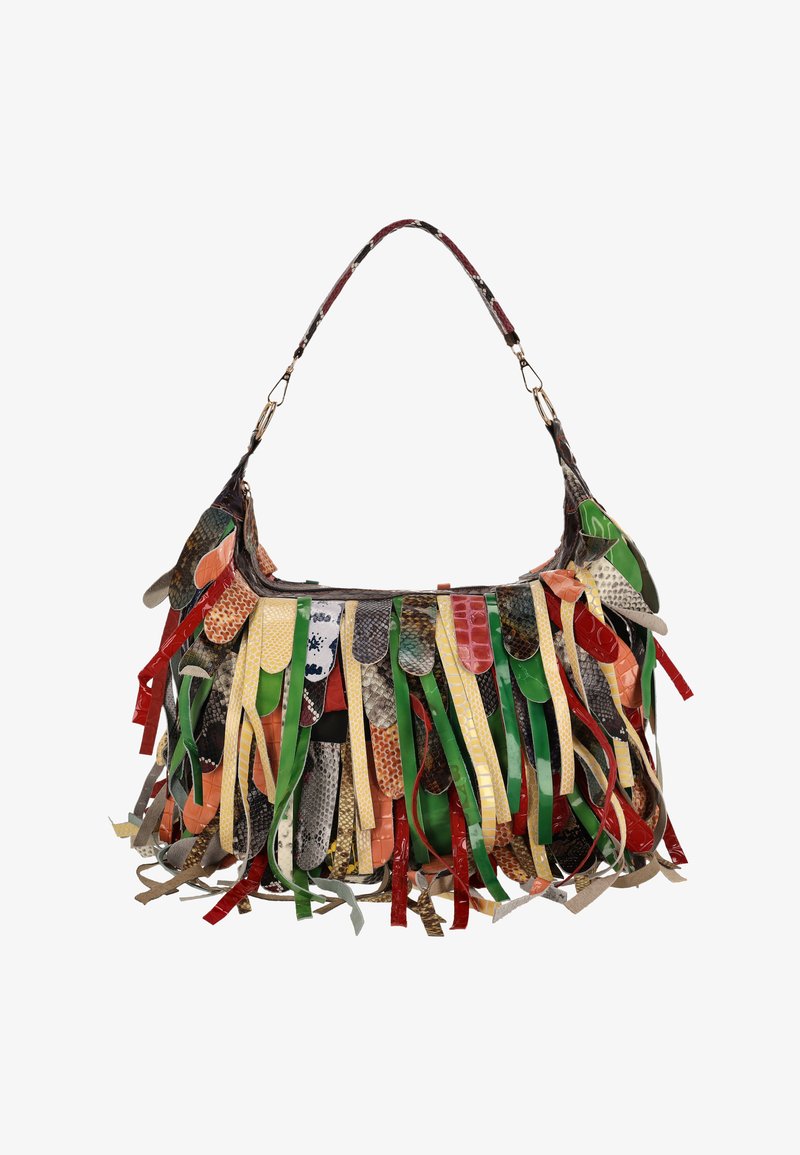 Farverig håndtaske lavet af forskellige teksturerede materialer med lagdelte frynser i grønne, røde, gule og brune mønstre og med en buet stroppen.
