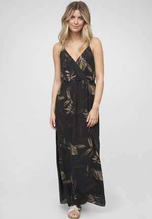 Robe maxi noire avec un décolleté en V profond et des fines bretelles, ornée de motifs de feuilles tropicales vertes et roses sur un tissu léger.
