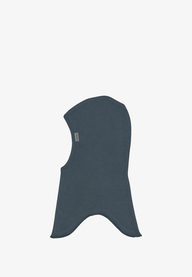 Cagoule en maille bleu foncé de style passe-montagne avec une petite étiquette en tissu sur le côté, conçue pour couvrir la tête, le cou et le haut des épaules.