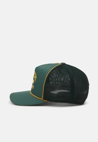 Levi's® TAB FLEX FIT TRUCKER UNISEX - Šiltovka - medium green