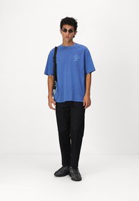 Samsøe Samsøe UNISEX - Tričko s potlačou - true navy lotus