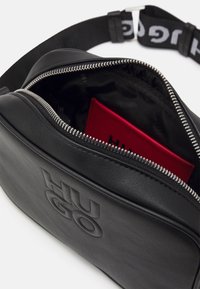HUGO CROSSBODY  - Torba preko tijela - black