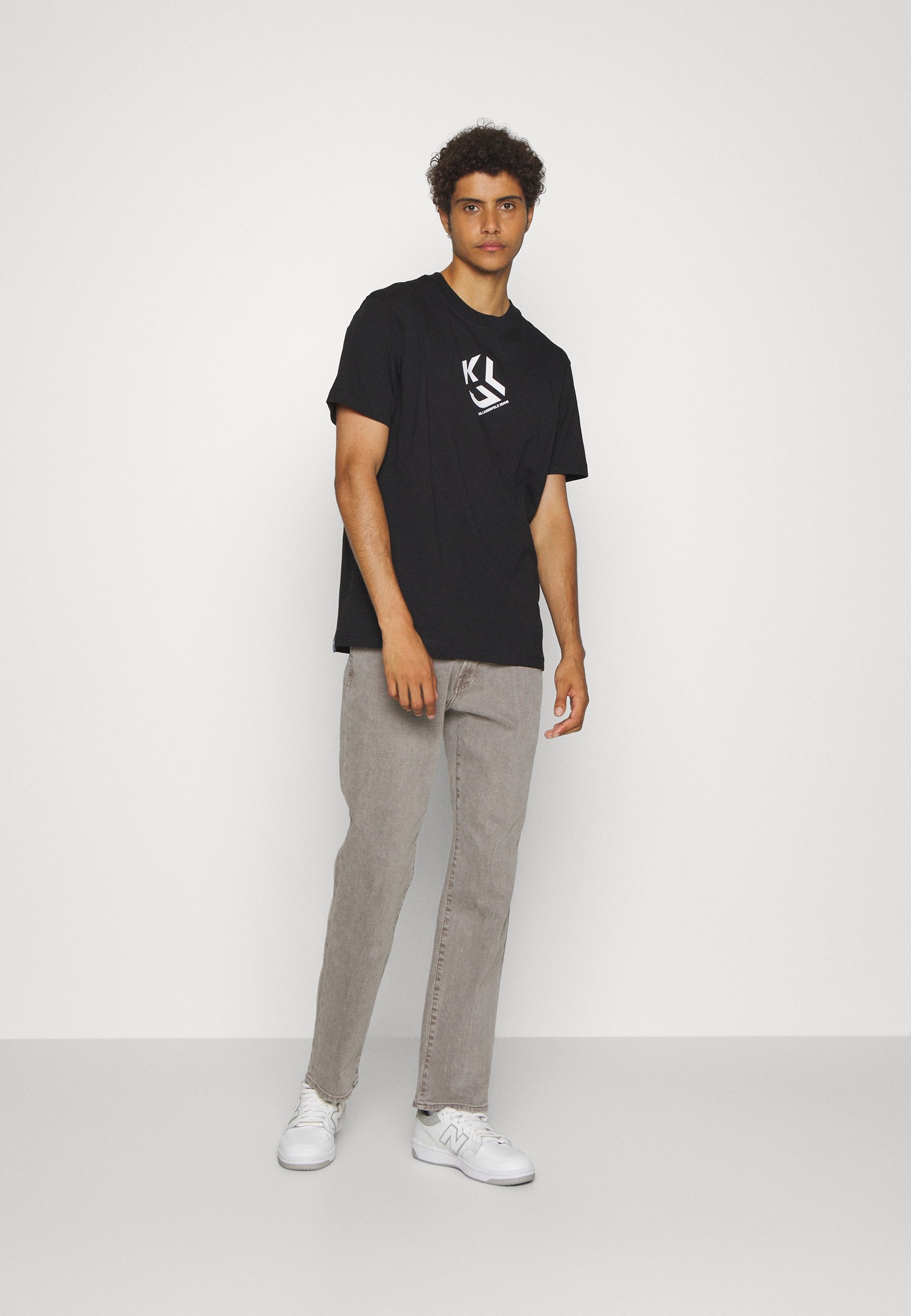 KARL LAGERFELD JEANS Damen T-Shirt – Regular Fit, Kurzarm, Mit Gestacktem Logo – Nachhaltige Jersey-Qualität