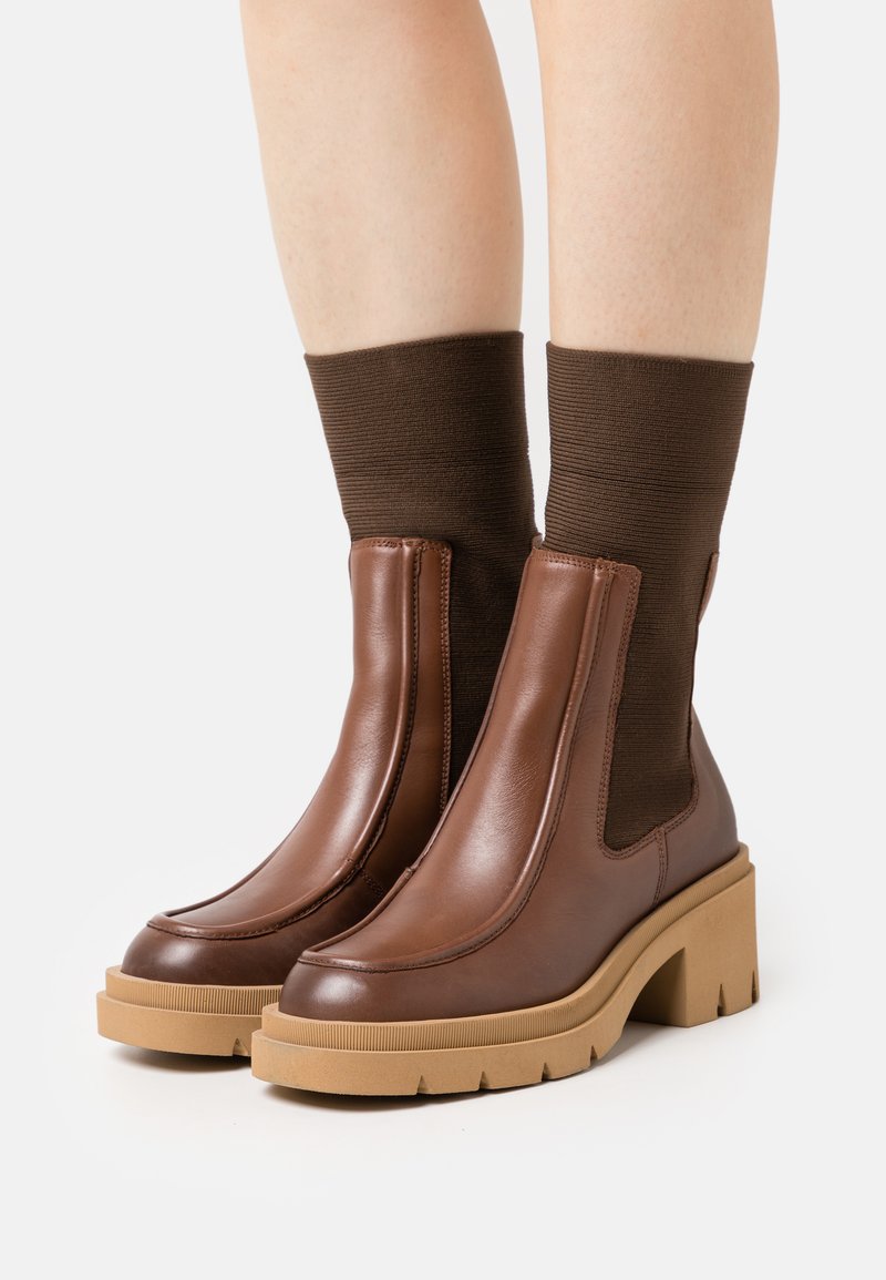 marco polo ankle boots