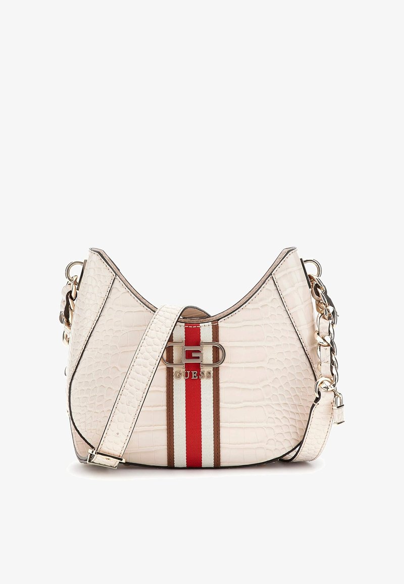 Petit sac à main crème avec texture crocodile, bande verticale rouge et marron, détail chaîne en or, et sangle réglable au centre devant.