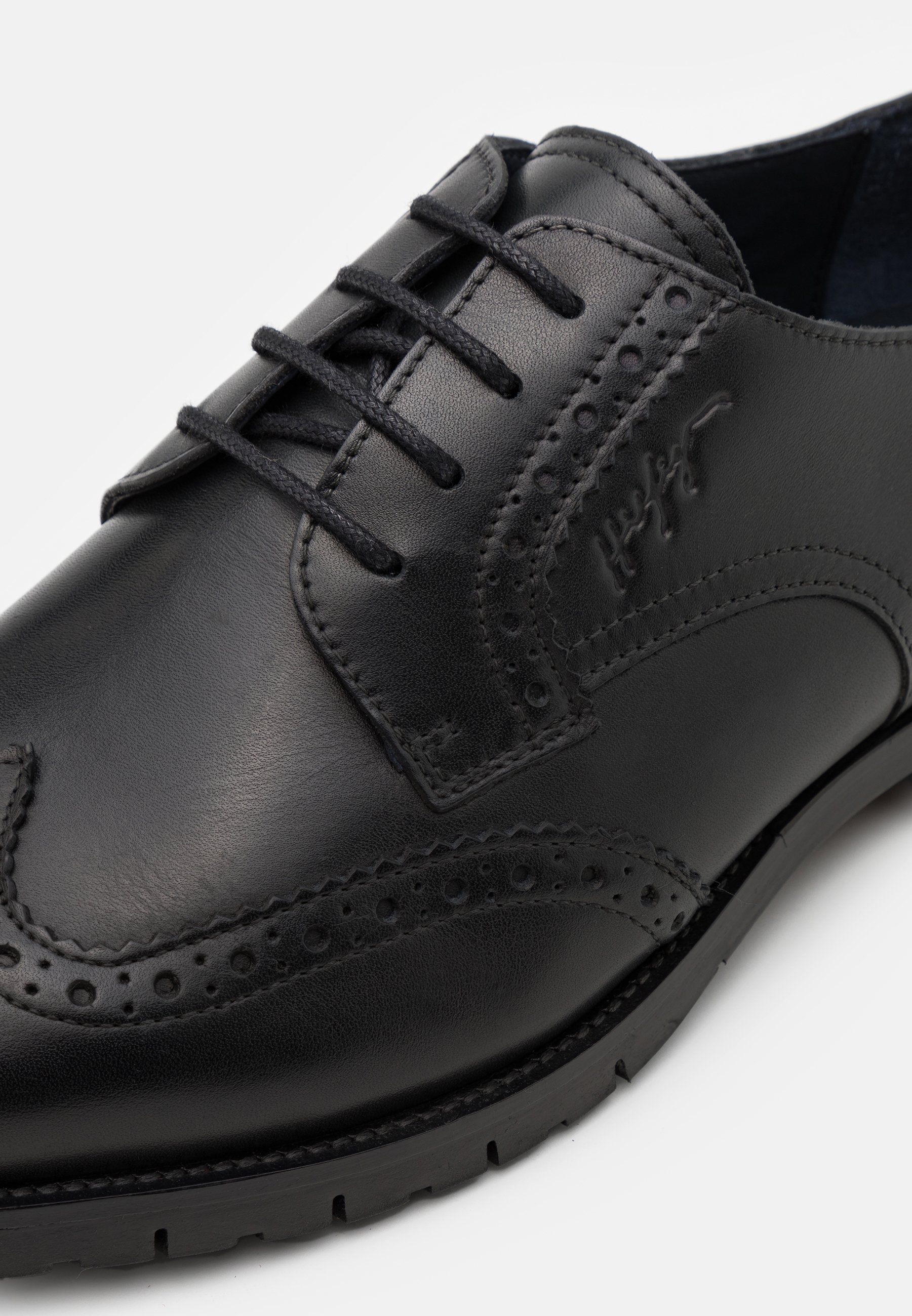 tommy hilfiger derbies