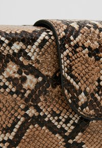 Topshop Handväska - nude