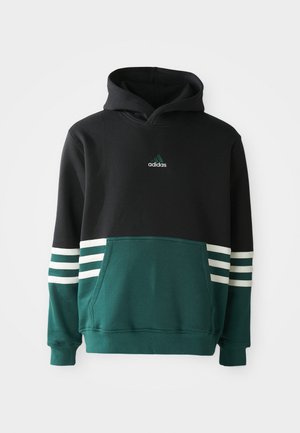 Hanorac Adidas negru și verde închis, cu buzunar frontal, trei dungi albe pe mâneci și logo-ul Adidas pe piept.