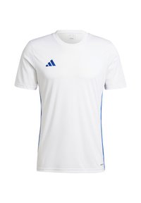 Camiseta deportiva blanca de mangas cortas, con detalles laterales azules y un logo de Adidas en el pecho. Fabricada en un tejido ligero y transpirable.