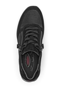 Calzature nere con una combinazione di materiali in pelle e scamosciato, caratterizzate da una punta tonda, lacci e doppie cerniere per un facile accesso.