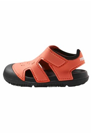 KORALLI - Sandalen - misty red