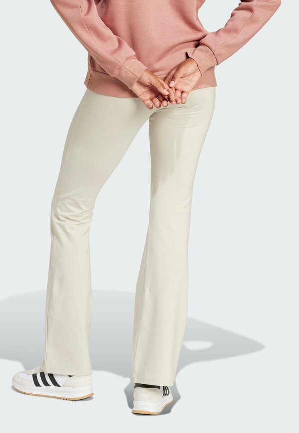 ESSENTIALS SMALL FLARED - Leggings3