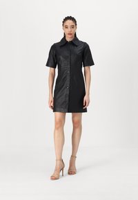 YAS YASSYMNA DRESS - Marškininė suknelė - black